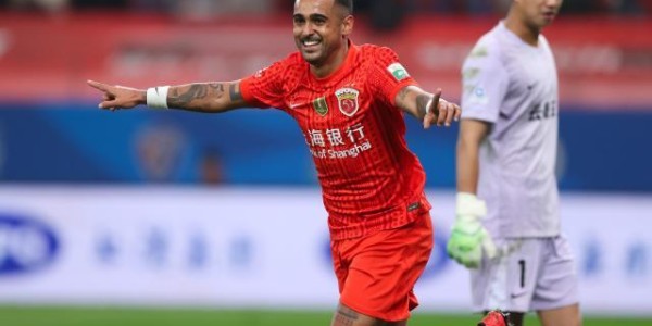 【中超】莱昂纳多破门王燊超补时绝杀 海港2比1玉昆