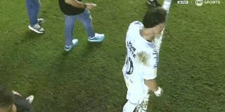 开云网站-内马尔桑托斯首秀：挨踢，被扪，突突突！