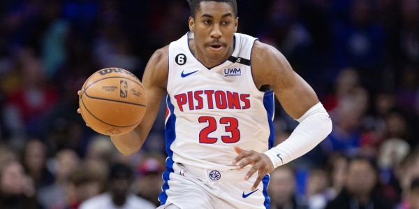 开云登录网址入口-吞噬掉天才新星的黑洞究竟是什么 艾维触碰红线NBA从此查无此人？