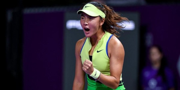 开云网站-张帅澳网后再现妖刀本色，王欣瑜组姐妹团见证袁悦马拉松大战胜利