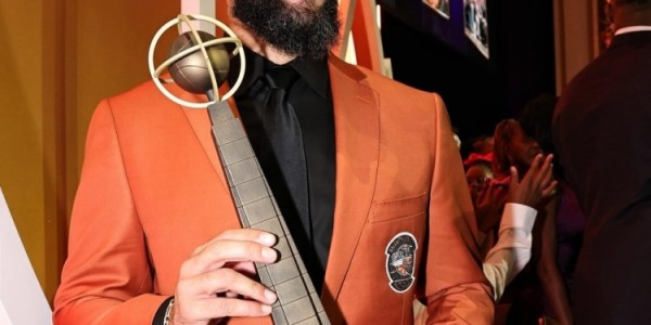 开云下载-德隆：很荣幸随“救赎之队”进入名人堂&amp;amp;小时候不敢想 保罗：兄弟