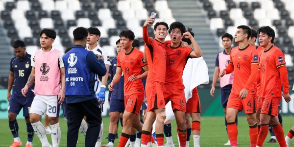 开云线上入口-黄健翔：乌兹别克实力很强；我们被动防守踢反击是无奈常态