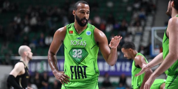 青岛队签下前深圳队外援，上赛季他在CBA赛场上的表现相当惊艳？